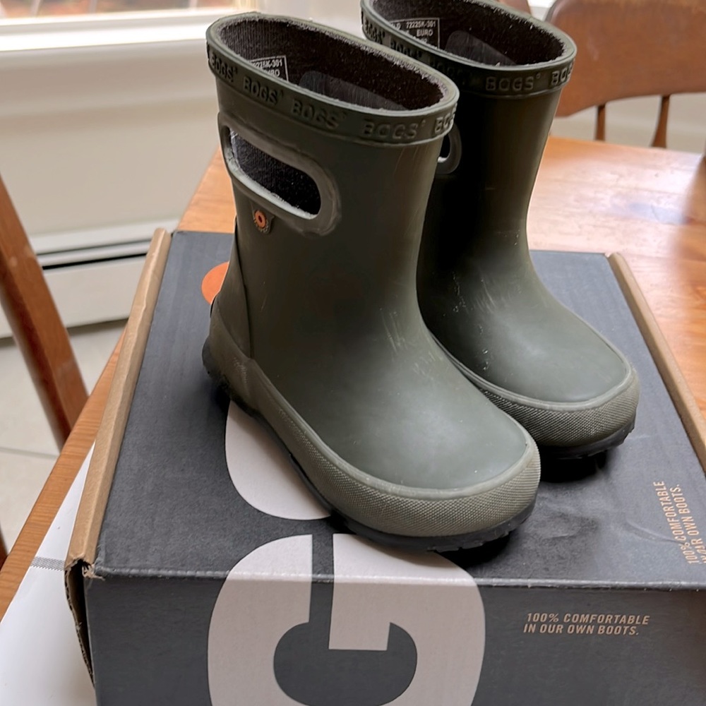 Boggs rain boots forest green 6T